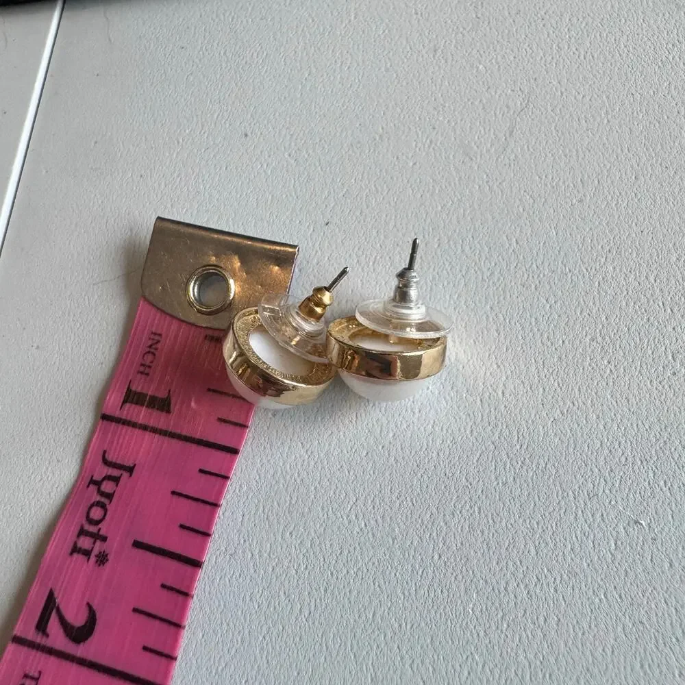 Vintage Faux pearl round gold stud earrings